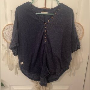 SIMPLY SOUTHERN BOUTIQUE FLOWY NAVY BLOUSE
